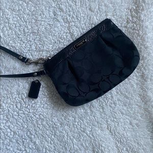COACH MONOGRAM WRISTLET BLACK CANVUS WITH BLACK LEATHER